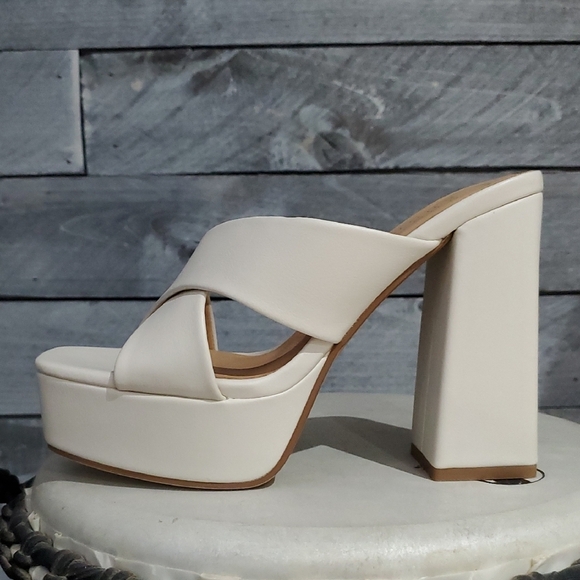 ShuShop Cream Platform Sandals with Pearl Detail Federica NIB Going Out Heels - Picture 4 of 10